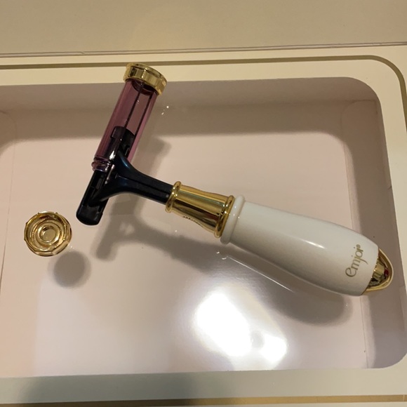 Emoji Sensation Classic Shaving Set - Picture 10 of 12